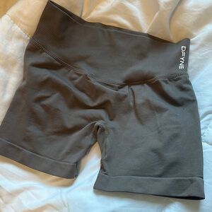 DFYNE Women's truffle shorts